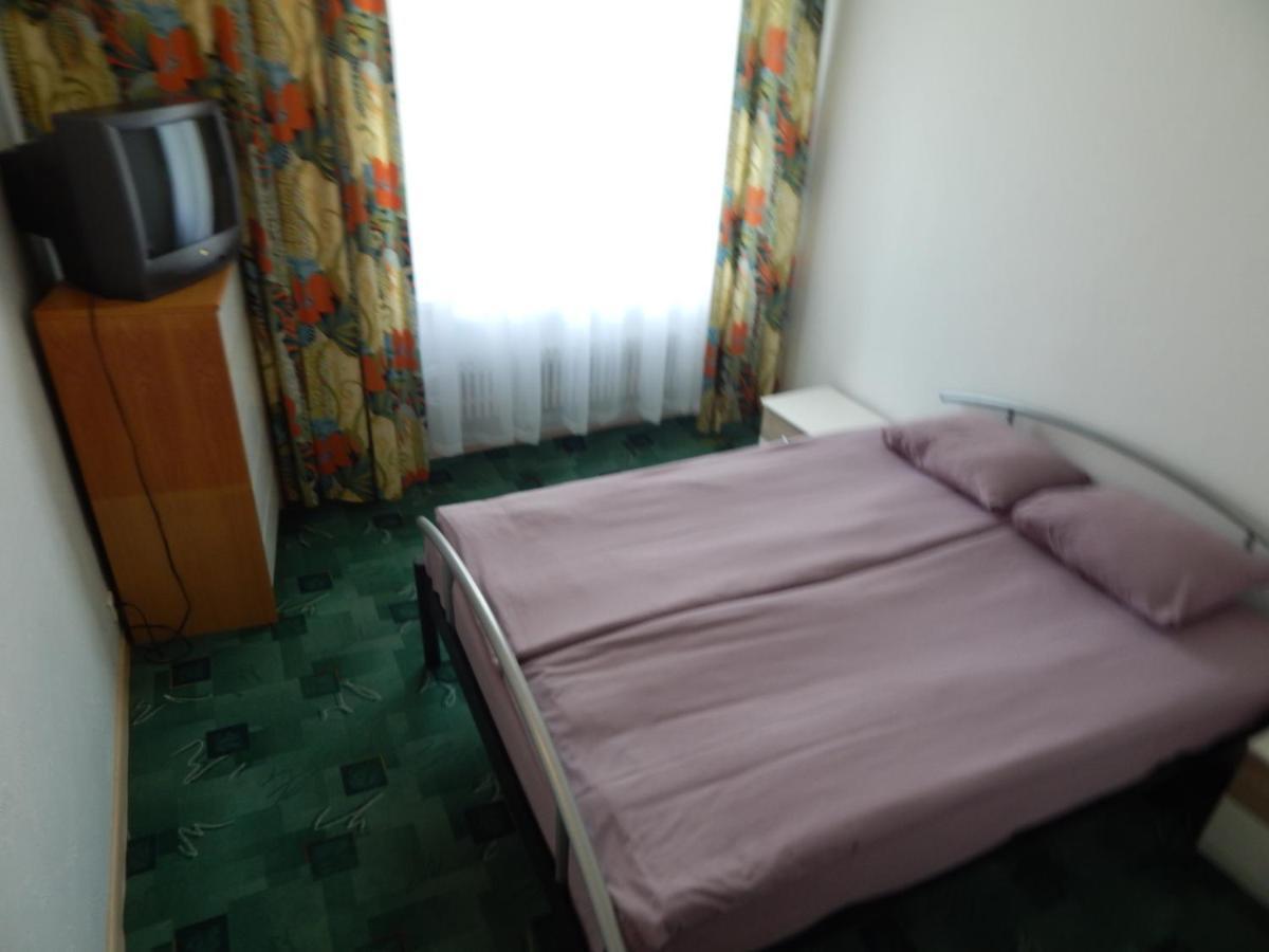 Motel Brencis Iecava Bagian luar foto