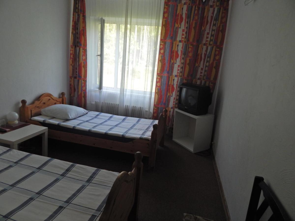 Motel Brencis Iecava Bagian luar foto
